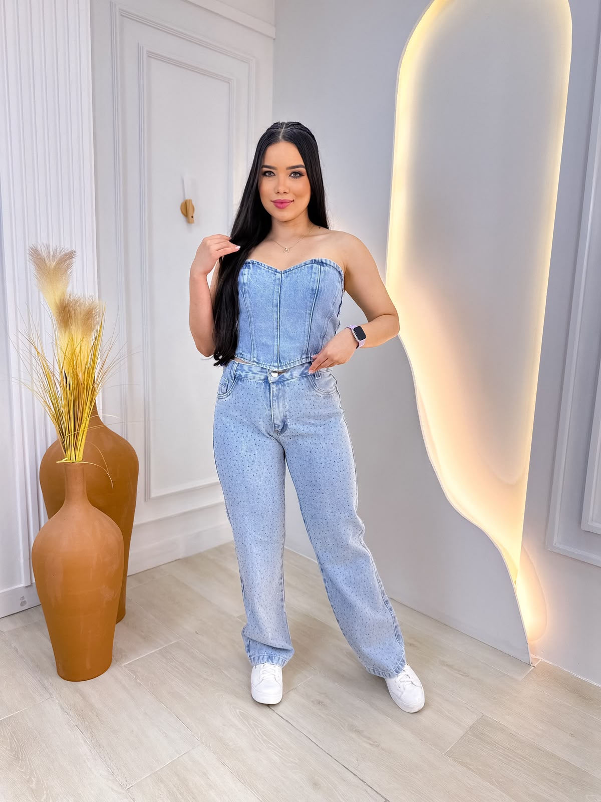 Calça Wide Leg Azul claro com Pedraria na frente 100% algodão.